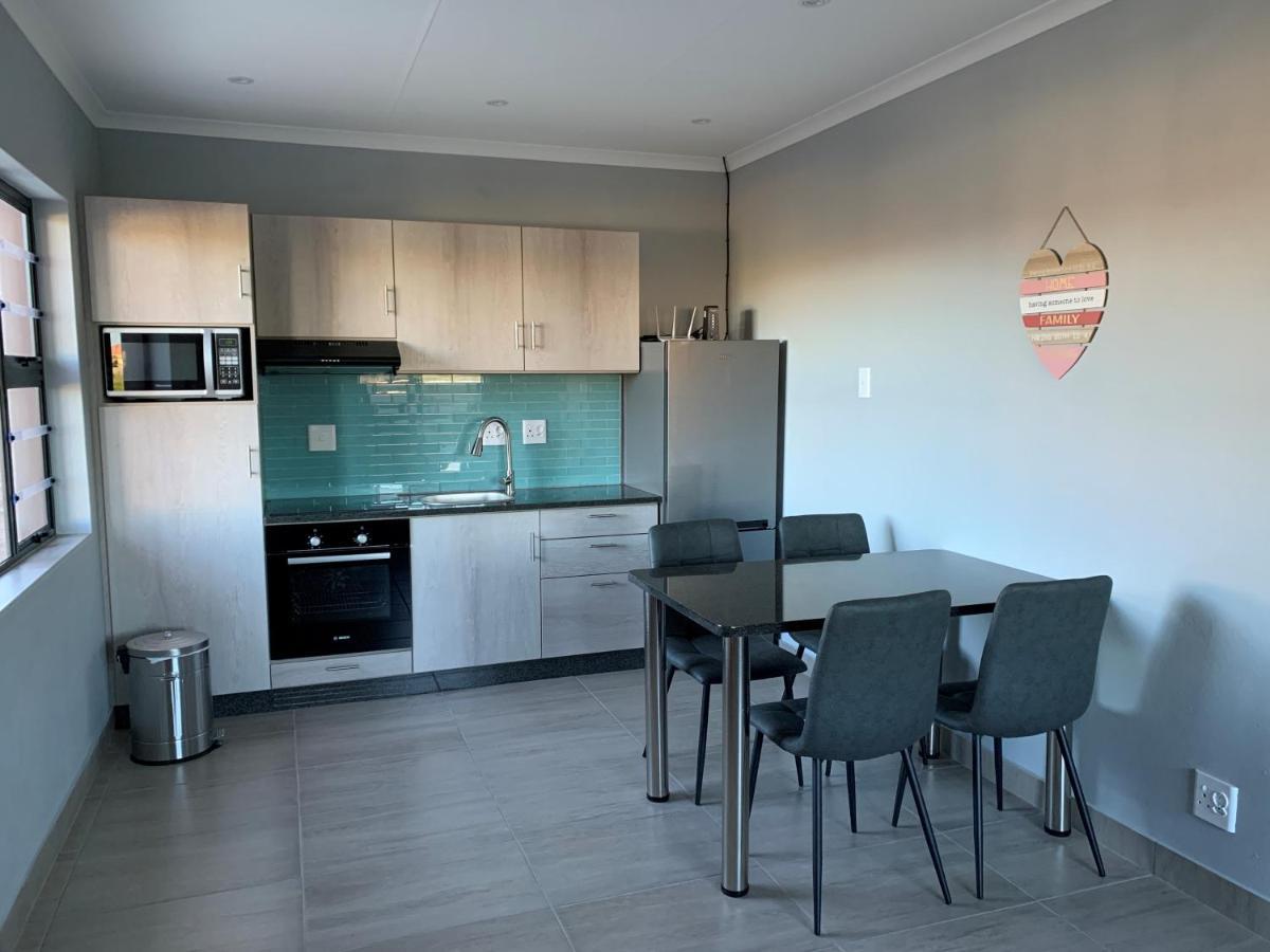 Elephant House, 2 Bedroom House, Next To Pilanesberg And Sun City Mogwase Exteriör bild