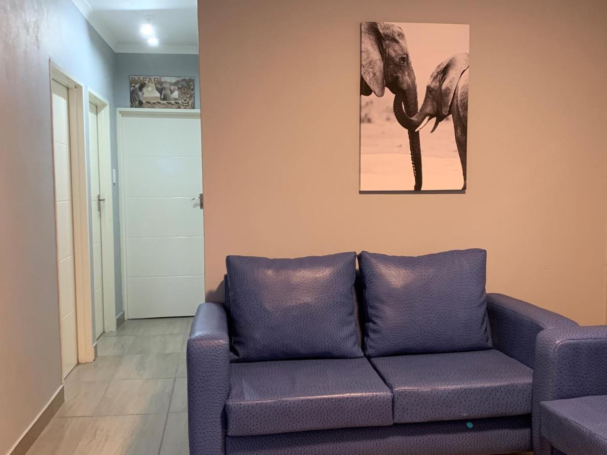 Elephant House, 2 Bedroom House, Next To Pilanesberg And Sun City Mogwase Exteriör bild